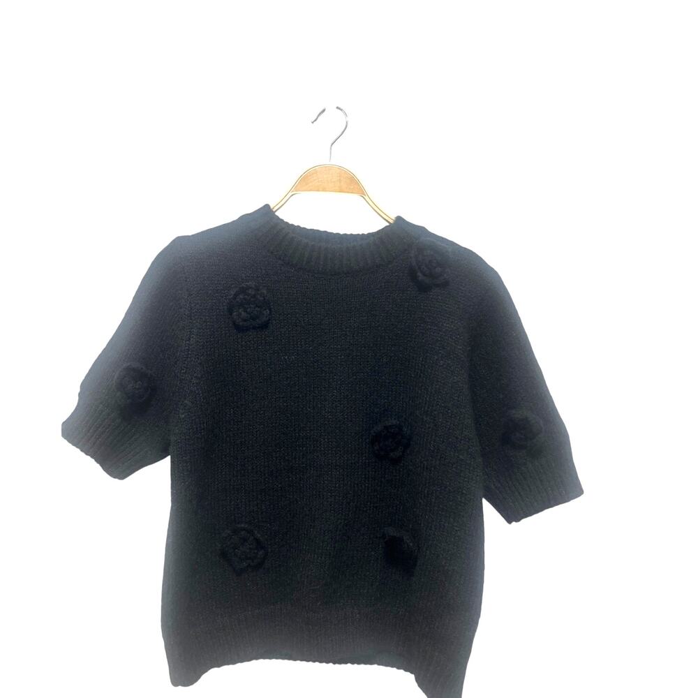 Black Corsage Floral Flowers Short Sleeve Cotton Blend Stretch Fuzzy Sweater M/L